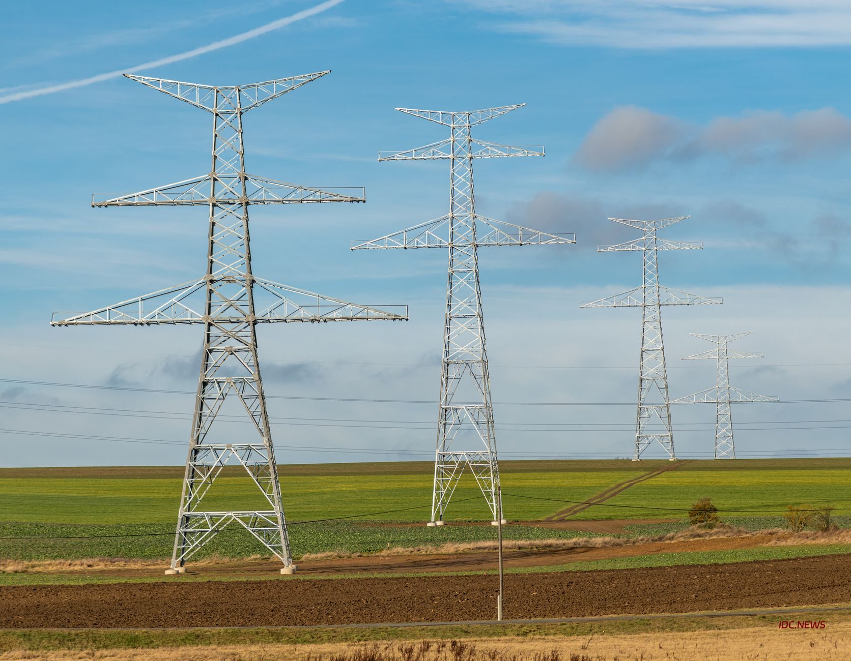 FERC 新规下的电网博弈：中国 IDC 出海北美如何应对电力接入与合规风险