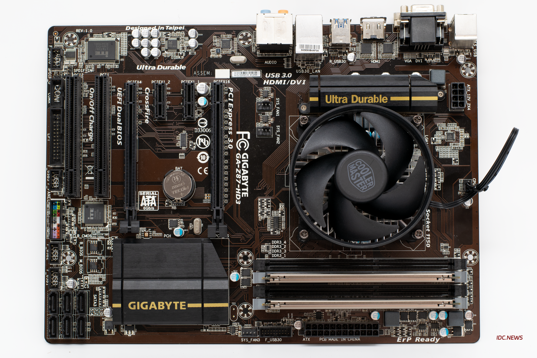 AMD EPYC 9006 与 PCIe 6.0 落地:全闪存 AI 存储架构的 I / O 瓶颈突破与 TCO 实测 AMD EPYC 9006 与 PCIe 6.0 落地:全闪存 AI 存储架构的 I / O 瓶颈突破与 TCO 实测