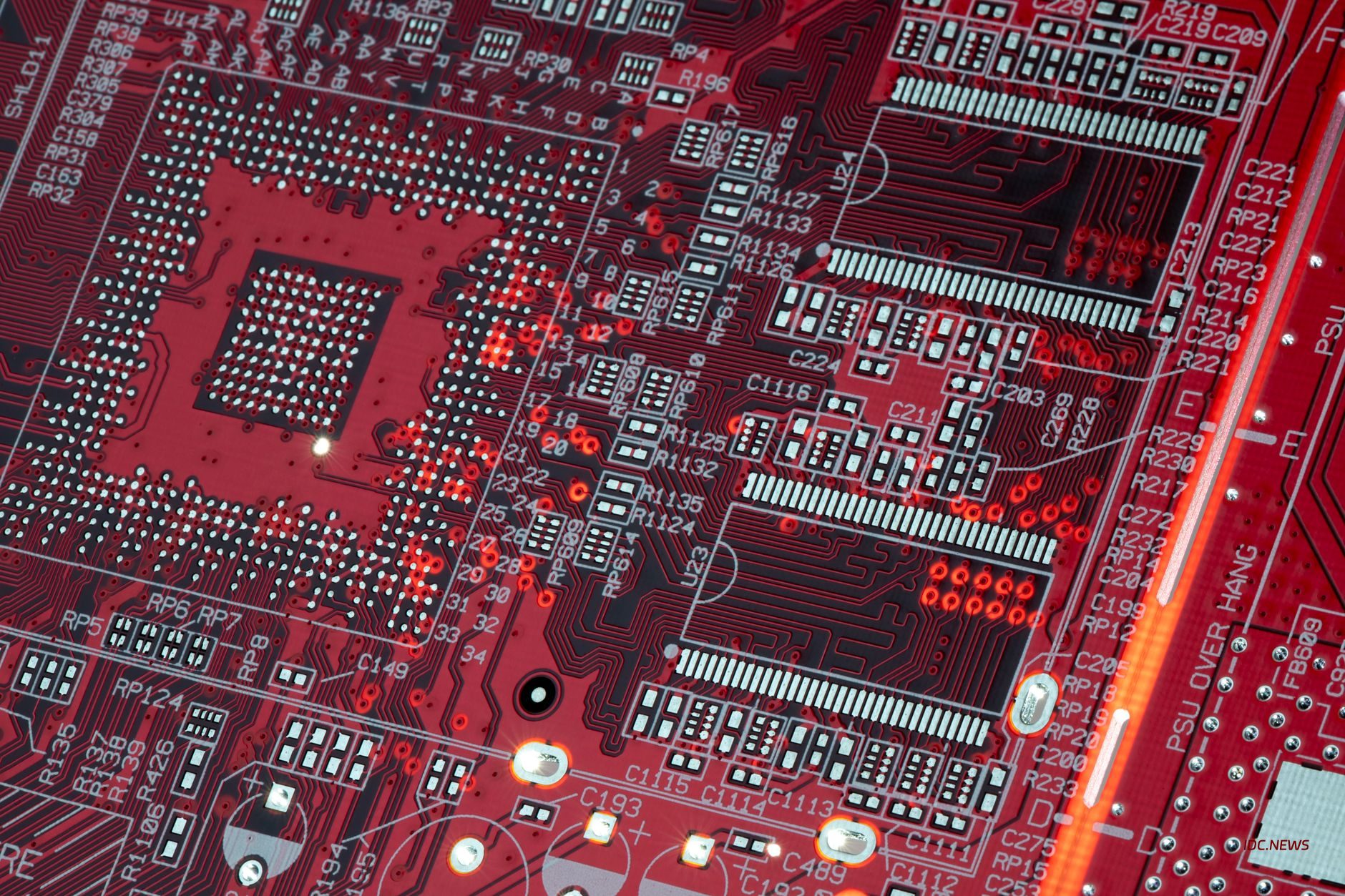 AMD EPYC 9006 与 PCIe 6.0 落地:全闪存 AI 存储架构的 I / O 瓶颈突破与 TCO 实测 AMD EPYC 9006 与 PCIe 6.0 落地:全闪存 AI 存储架构的 I / O 瓶颈突破与 TCO 实测